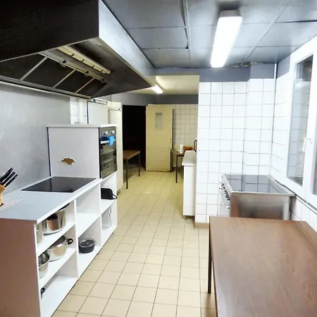 Retraite Champetre Spacieuse Pres De Avec Jacuzzi Semesterbostad *