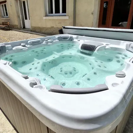 Semesterbostad Retraite Champetre Spacieuse Pres De Avec Jacuzzi