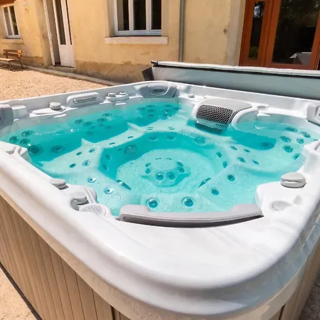 Retraite Champetre Spacieuse Pres De Avec Jacuzzi * Nouart