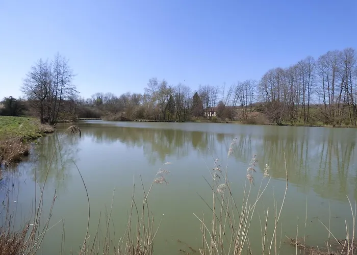 Retraite Champetre Spacieuse Pres De Avec Jacuzzi * Nouart