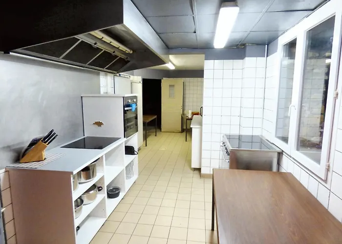 Retraite Champetre Spacieuse Pres De Avec Jacuzzi Holiday home *